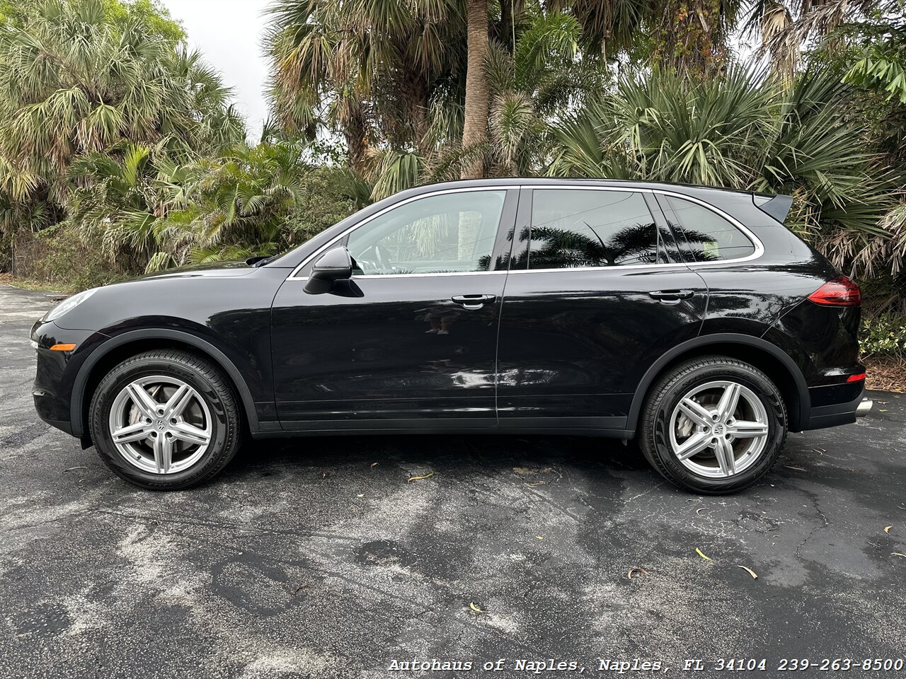 2015 Porsche Cayenne S   - Photo 5 - Naples, FL 34104