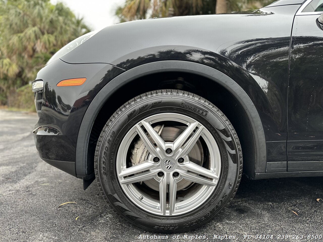 2015 Porsche Cayenne S   - Photo 8 - Naples, FL 34104