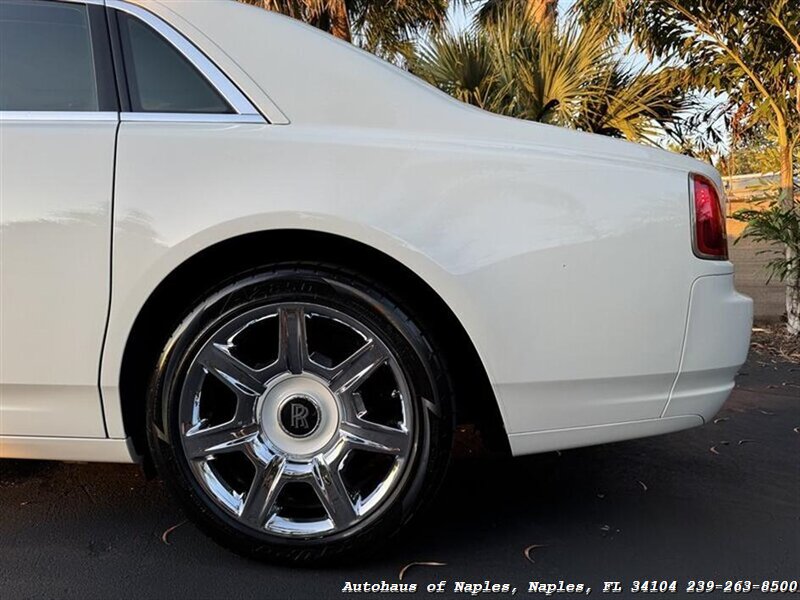 2010 Rolls-Royce Ghost   - Photo 16 - Naples, FL 34104