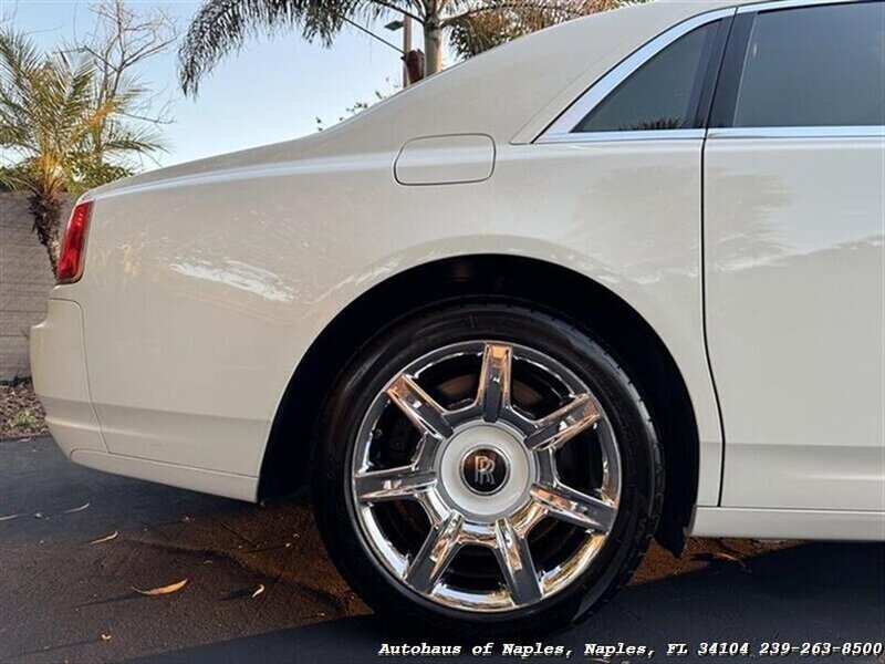2010 Rolls-Royce Ghost   - Photo 14 - Naples, FL 34104