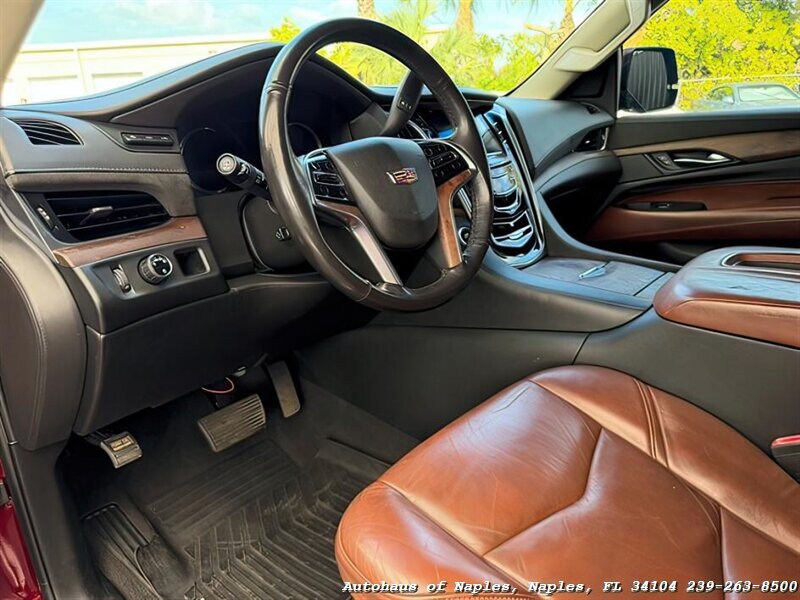 2019 Cadillac Escalade Luxury   - Photo 17 - Naples, FL 34104