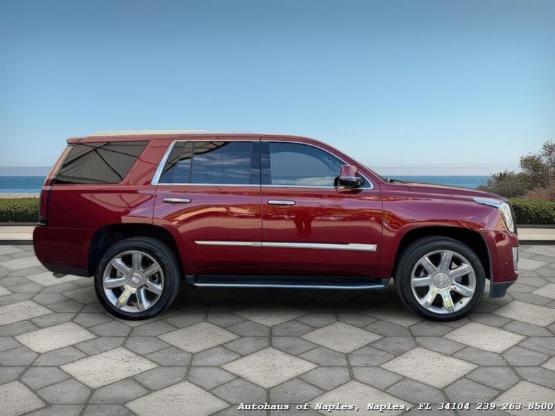 2019 Cadillac Escalade Luxury   - Photo 9 - Naples, FL 34104