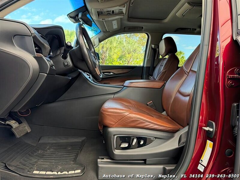 2019 Cadillac Escalade Luxury   - Photo 18 - Naples, FL 34104