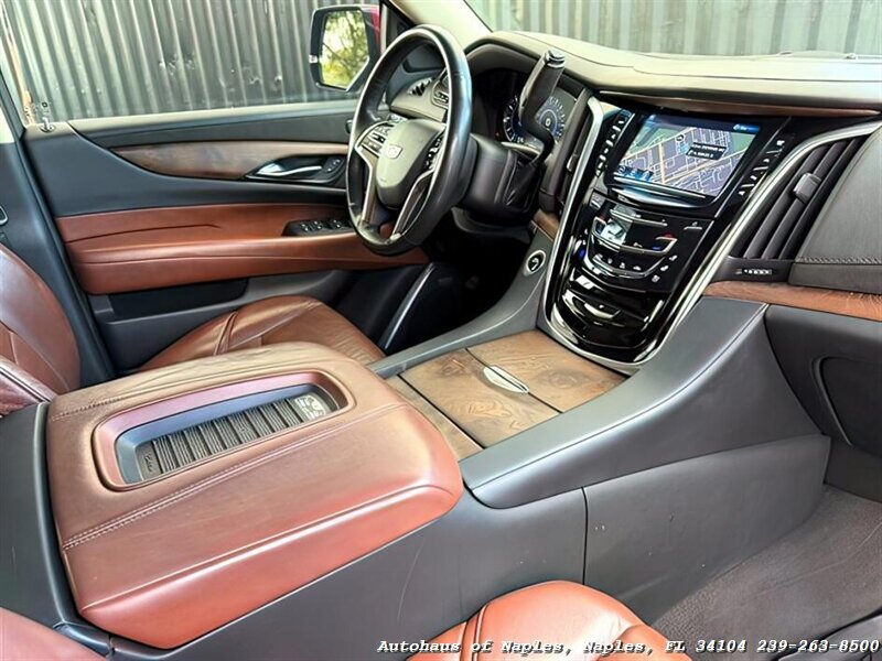 2019 Cadillac Escalade Luxury   - Photo 35 - Naples, FL 34104