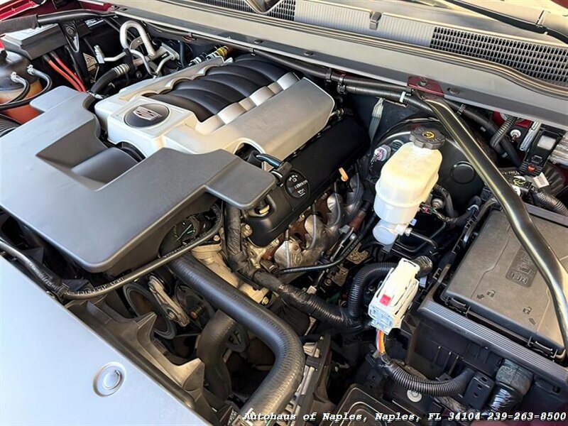 2019 Cadillac Escalade Luxury   - Photo 16 - Naples, FL 34104