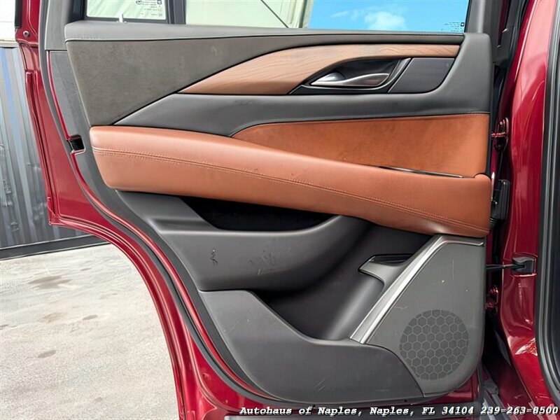 2019 Cadillac Escalade Luxury   - Photo 24 - Naples, FL 34104