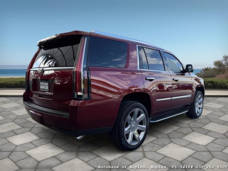2019 Cadillac Escalade Luxury   - Photo 8 - Naples, FL 34104