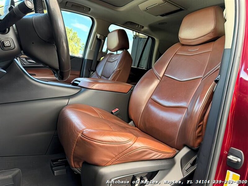 2019 Cadillac Escalade Luxury   - Photo 19 - Naples, FL 34104