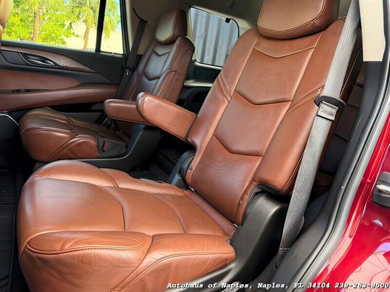 2019 Cadillac Escalade Luxury   - Photo 23 - Naples, FL 34104