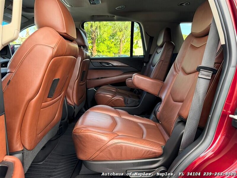 2019 Cadillac Escalade Luxury   - Photo 22 - Naples, FL 34104