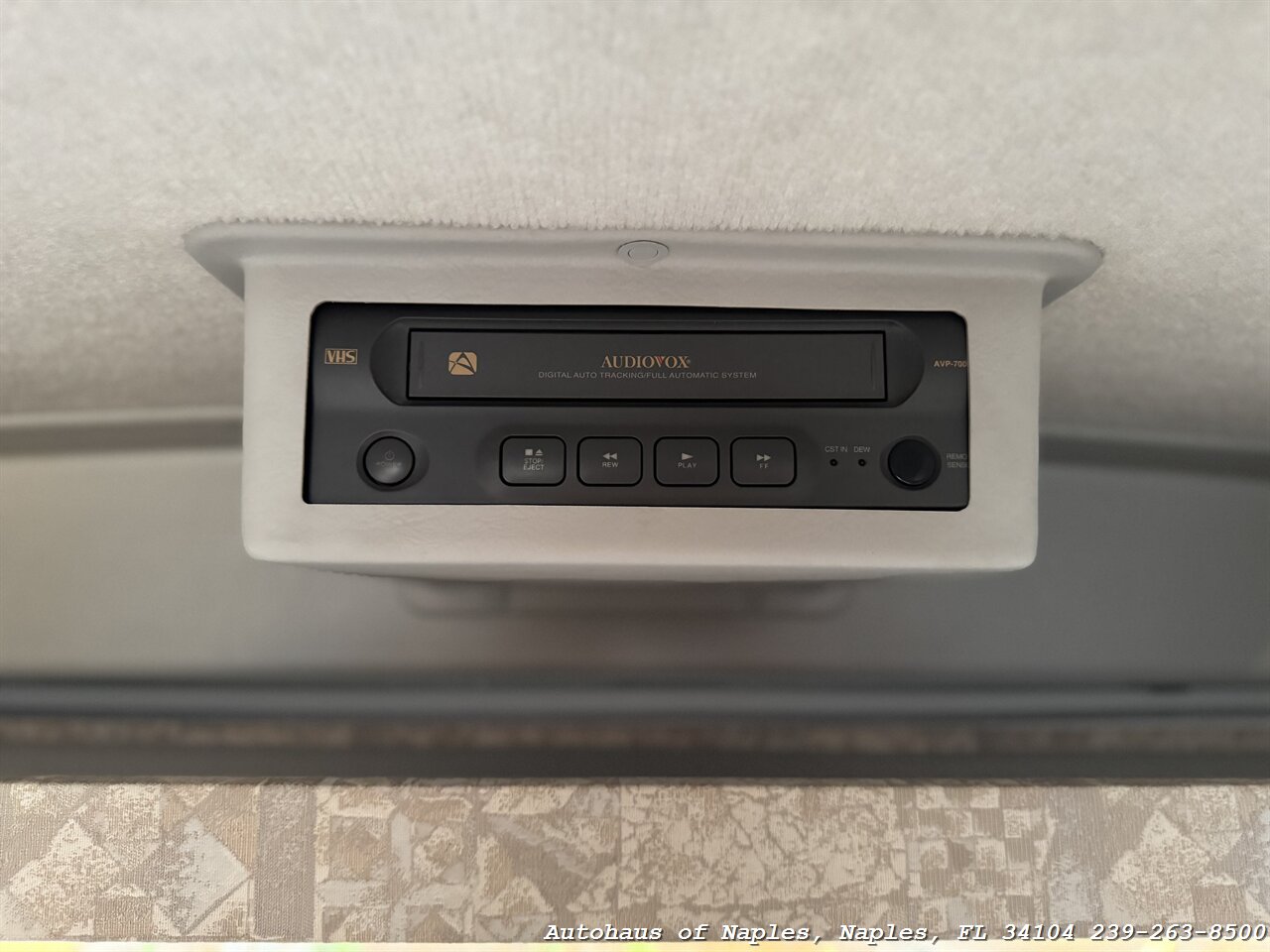 1999 Volkswagen EuroVan Winnebago Rialta - Photo 35 - Naples, FL 34104