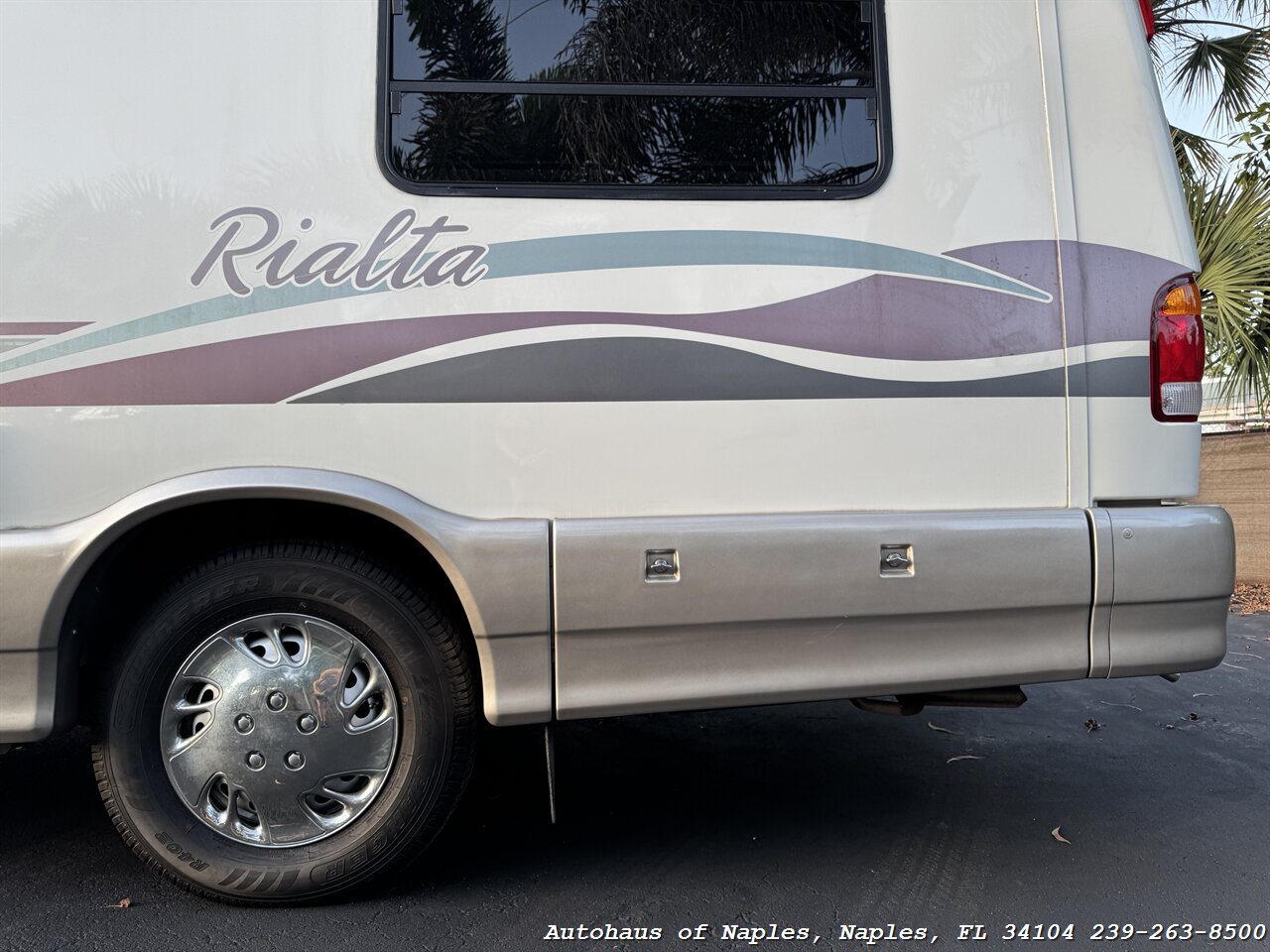 1999 Volkswagen EuroVan Winnebago Rialta - Photo 8 - Naples, FL 34104