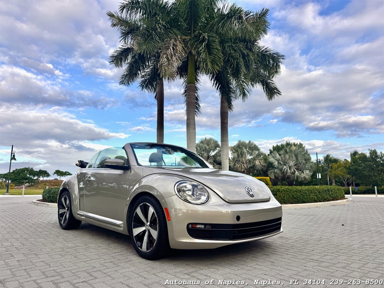 2013 Volkswagen Beetle Convertible 2.5L   - Photo 1 - Naples, FL 34104