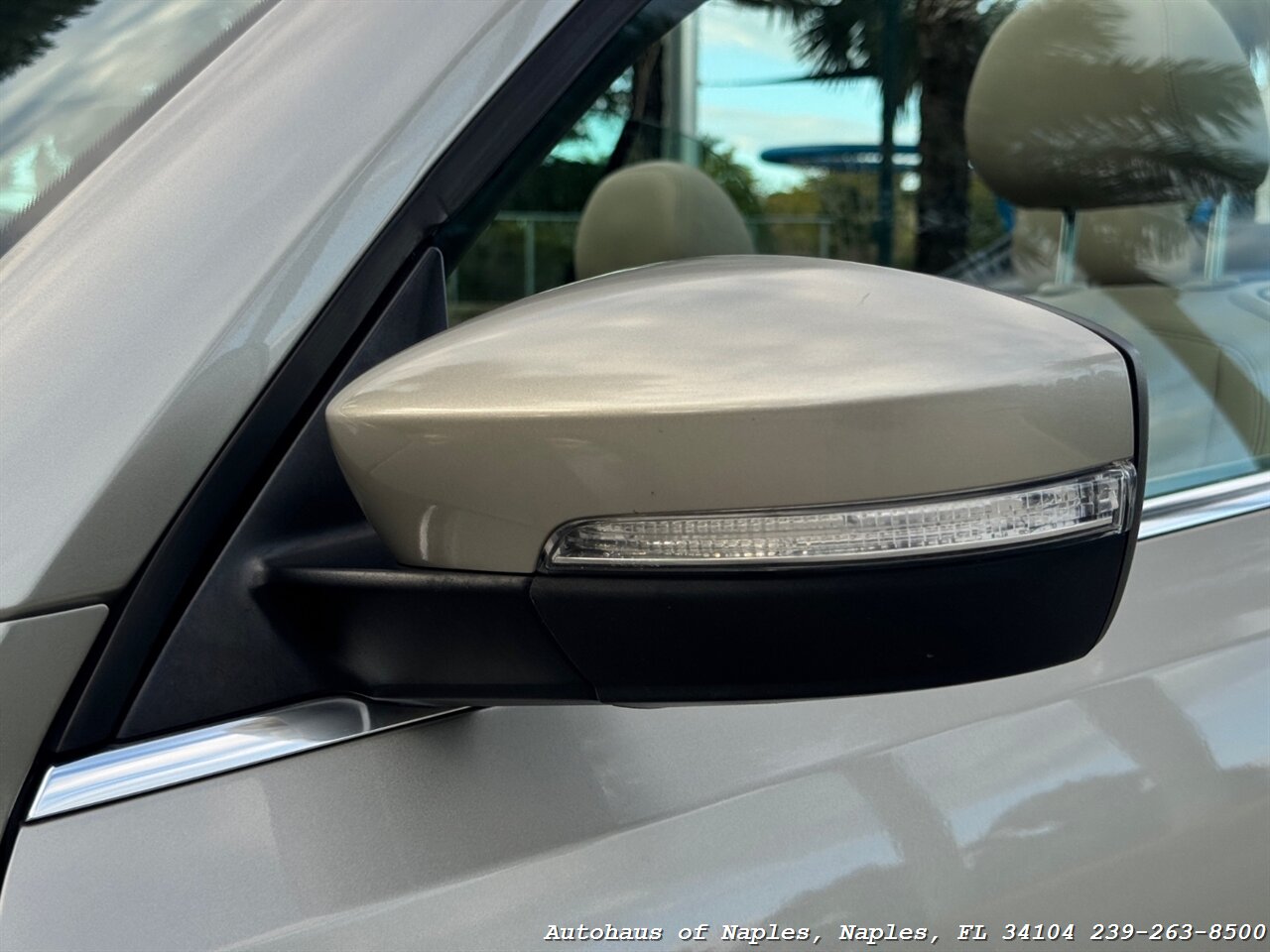 2013 Volkswagen Beetle Convertible 2.5L   - Photo 11 - Naples, FL 34104