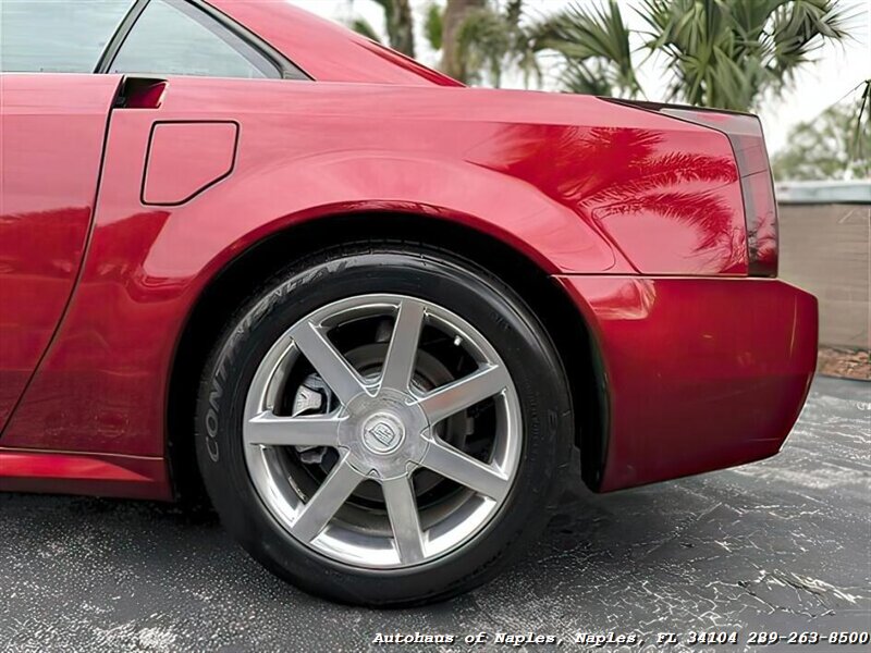 2004 Cadillac XLR   - Photo 11 - Naples, FL 34104