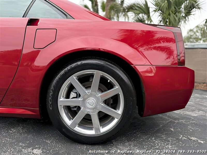 2004 Cadillac XLR   - Photo 11 - Naples, FL 34104