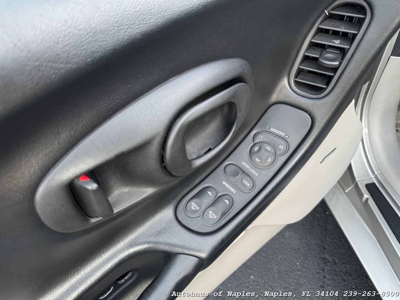 2000 Chevrolet Corvette   - Photo 38 - Naples, FL 34104