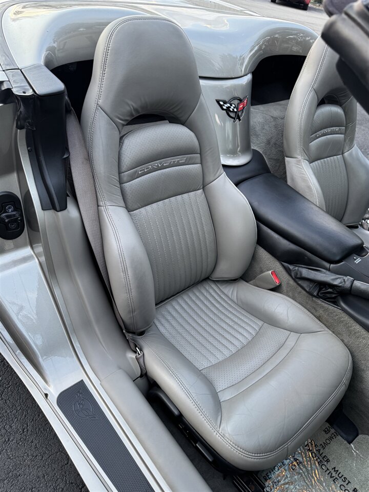 2000 Chevrolet Corvette   - Photo 48 - Naples, FL 34104