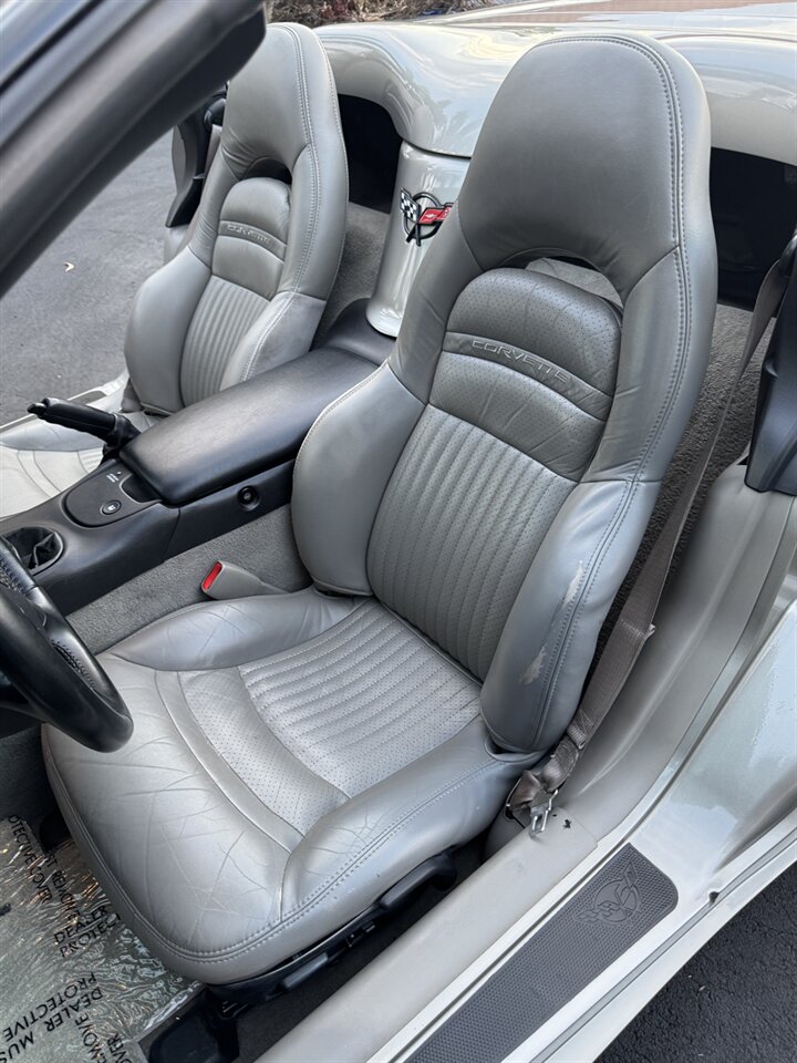 2000 Chevrolet Corvette   - Photo 40 - Naples, FL 34104