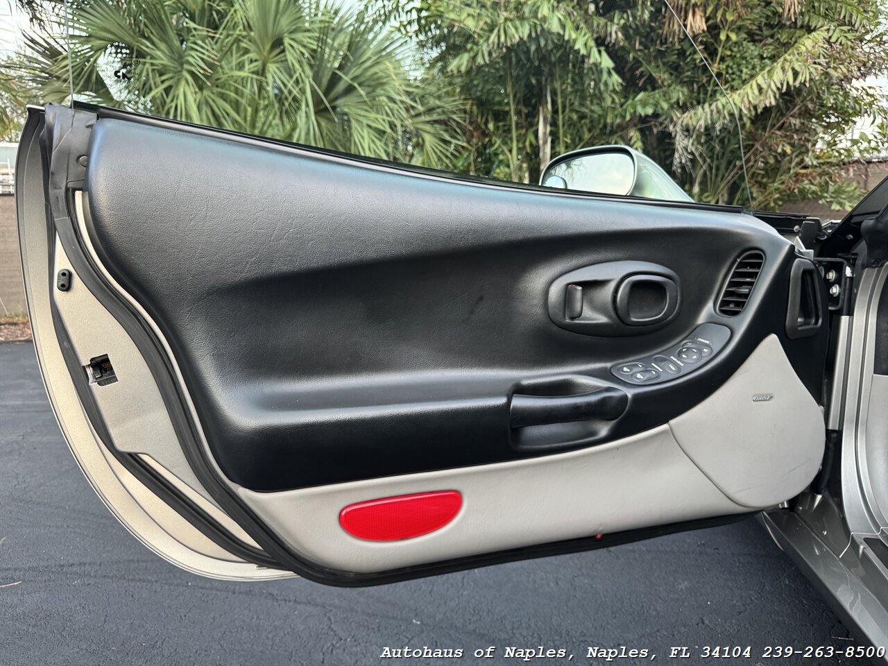 2000 Chevrolet Corvette   - Photo 37 - Naples, FL 34104