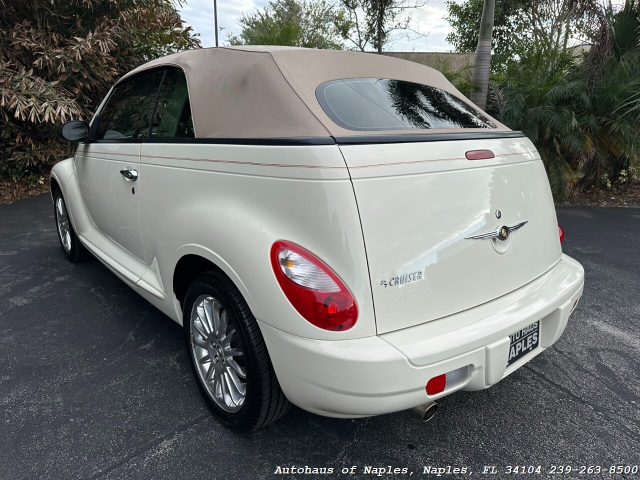 2008 Chrysler PT Cruiser Convertible   - Photo 6 - Naples, FL 34104