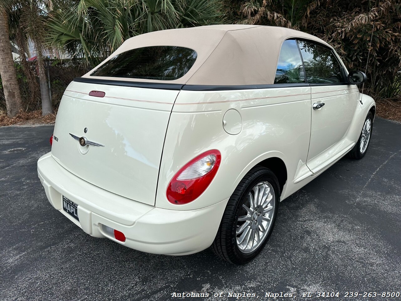 2008 Chrysler PT Cruiser Convertible   - Photo 8 - Naples, FL 34104