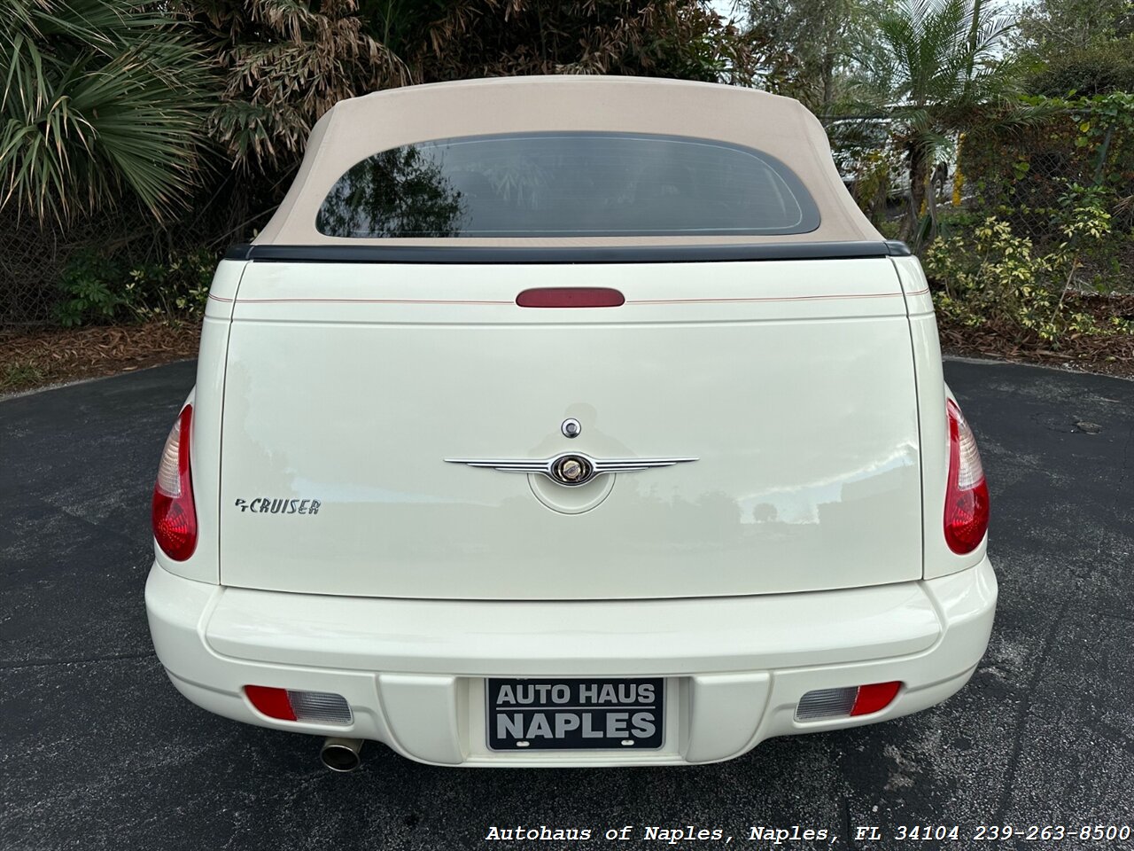 2008 Chrysler PT Cruiser Convertible   - Photo 7 - Naples, FL 34104