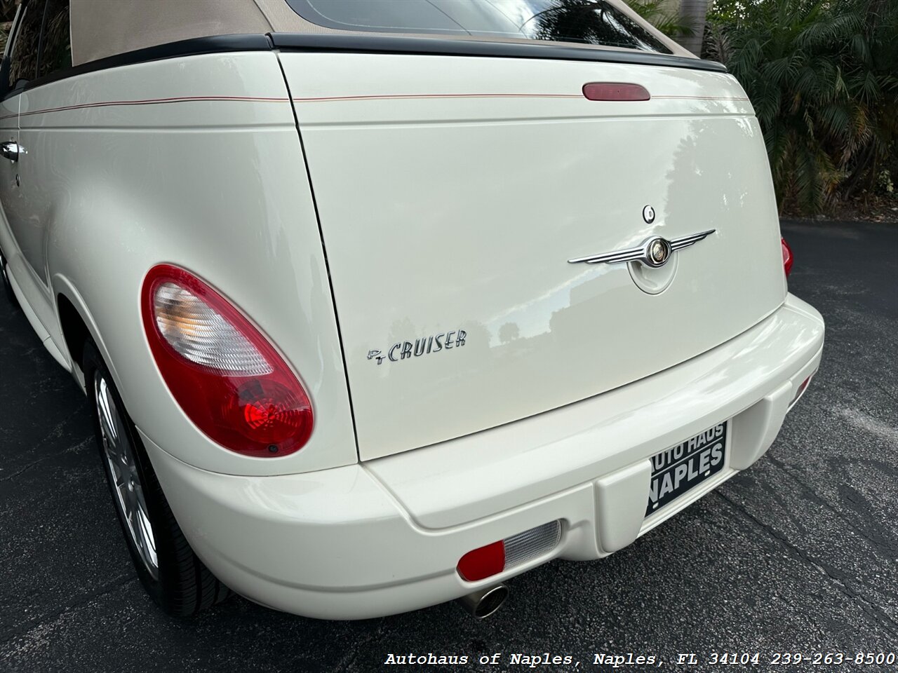 2008 Chrysler PT Cruiser Convertible   - Photo 10 - Naples, FL 34104