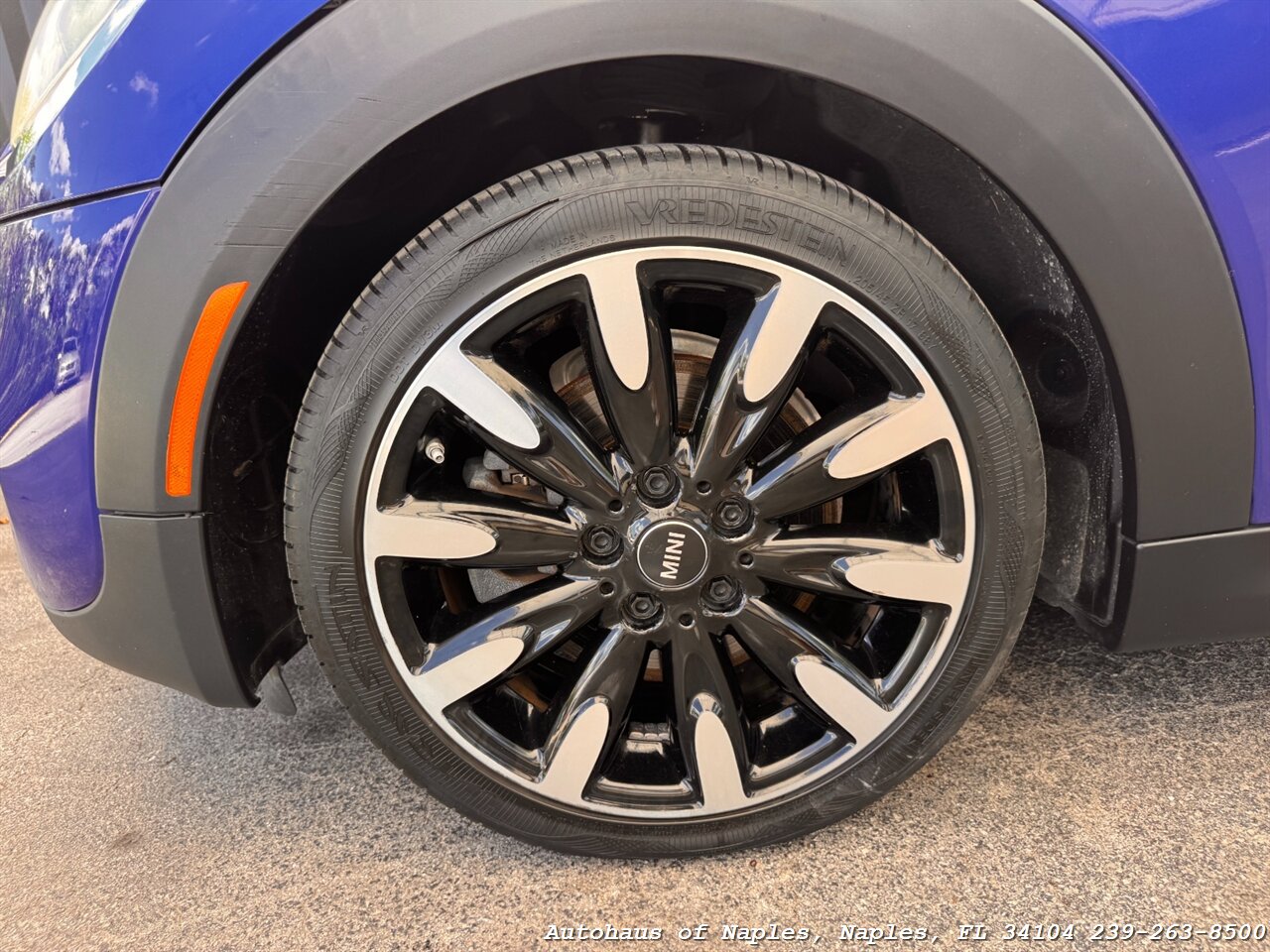 2019 MINI Convertible Cooper S   - Photo 16 - Naples, FL 34104
