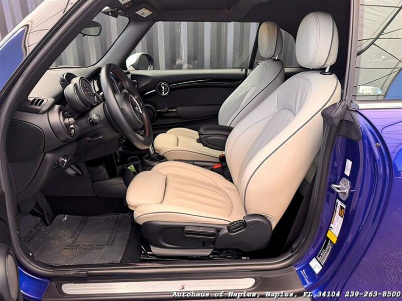 2019 MINI Convertible Cooper S   - Photo 9 - Naples, FL 34104
