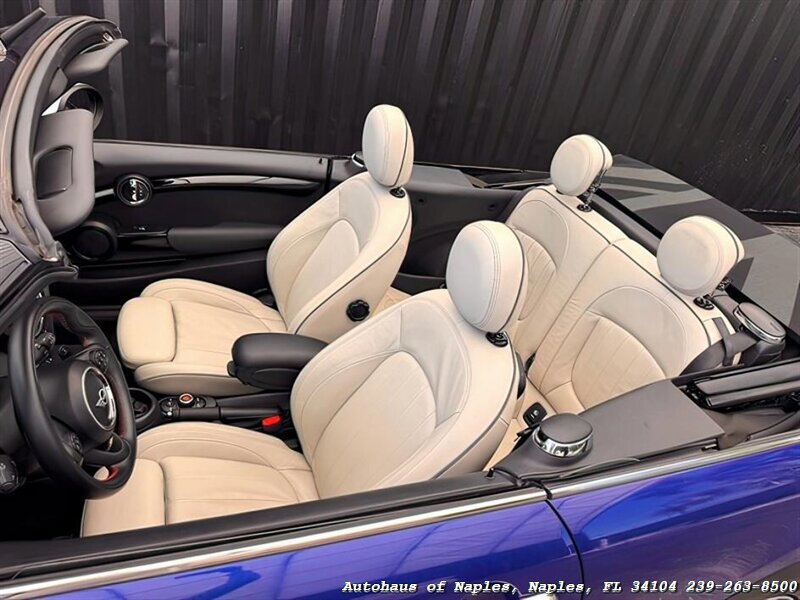 2019 MINI Convertible Cooper S   - Photo 11 - Naples, FL 34104