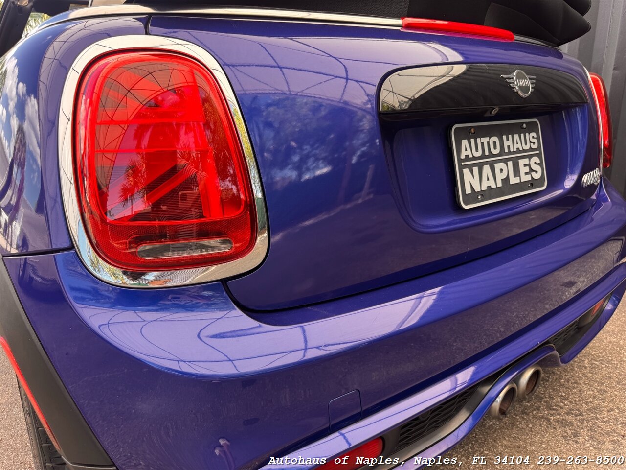 2019 MINI Convertible Cooper S   - Photo 8 - Naples, FL 34104