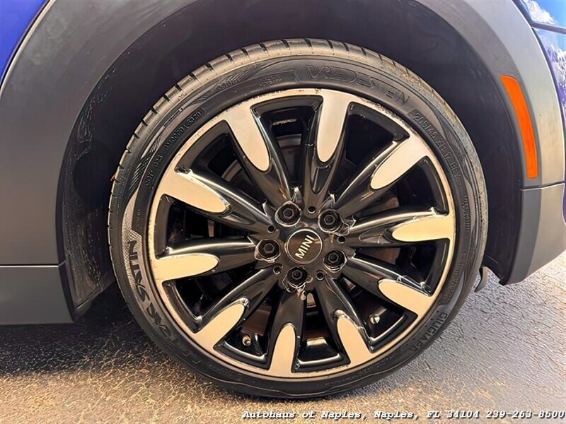 2019 MINI Convertible Cooper S   - Photo 17 - Naples, FL 34104