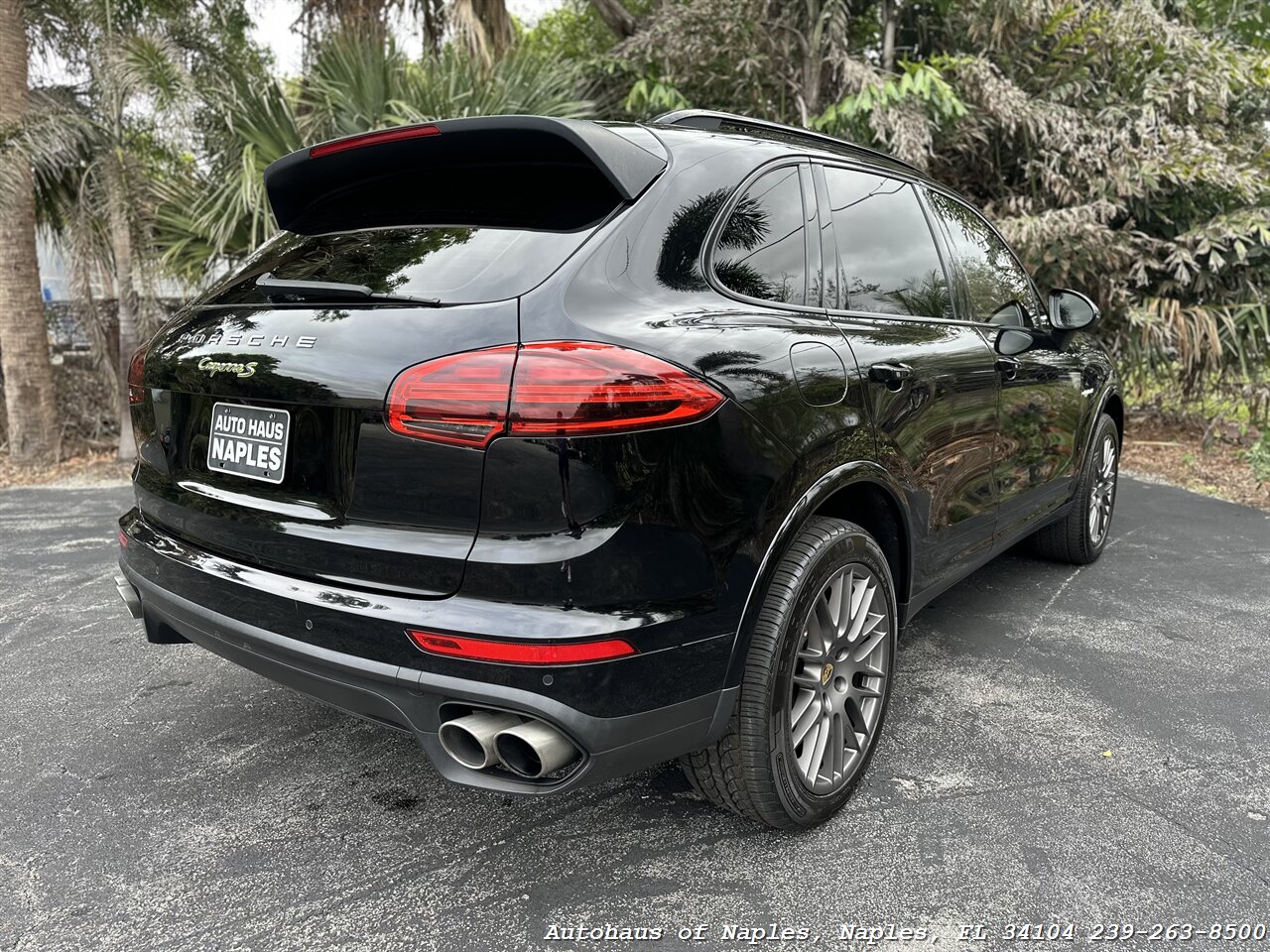 2017 Porsche Cayenne S E-Hybrid Platinum Edition   - Photo 10 - Naples, FL 34104