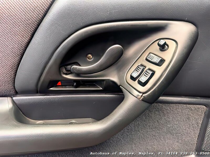 1995 Chevrolet Camaro Z28   - Photo 12 - Naples, FL 34104