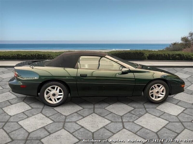 1995 Chevrolet Camaro Z28   - Photo 4 - Naples, FL 34104