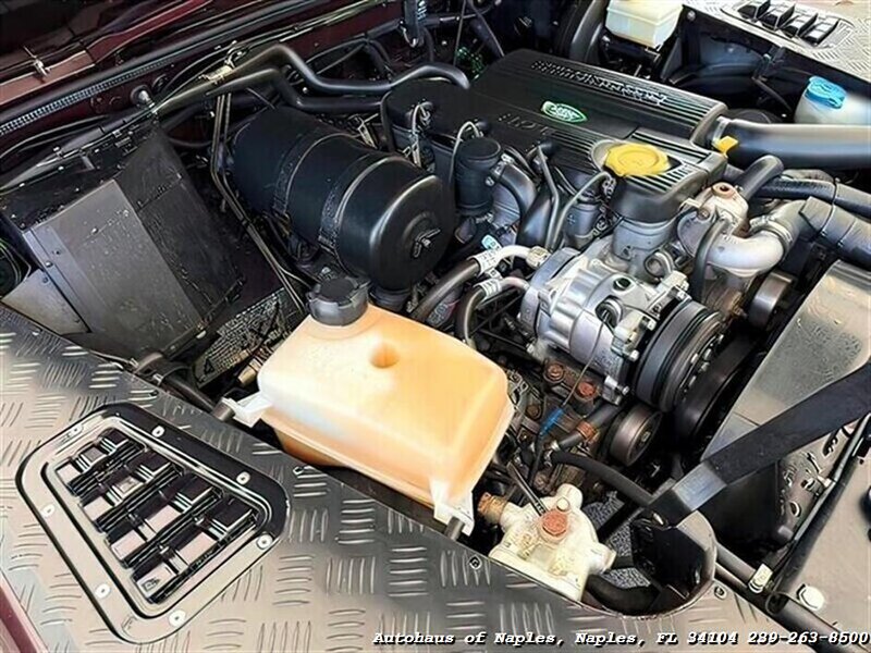 1997 Land Rover Defender 110   - Photo 34 - Naples, FL 34104