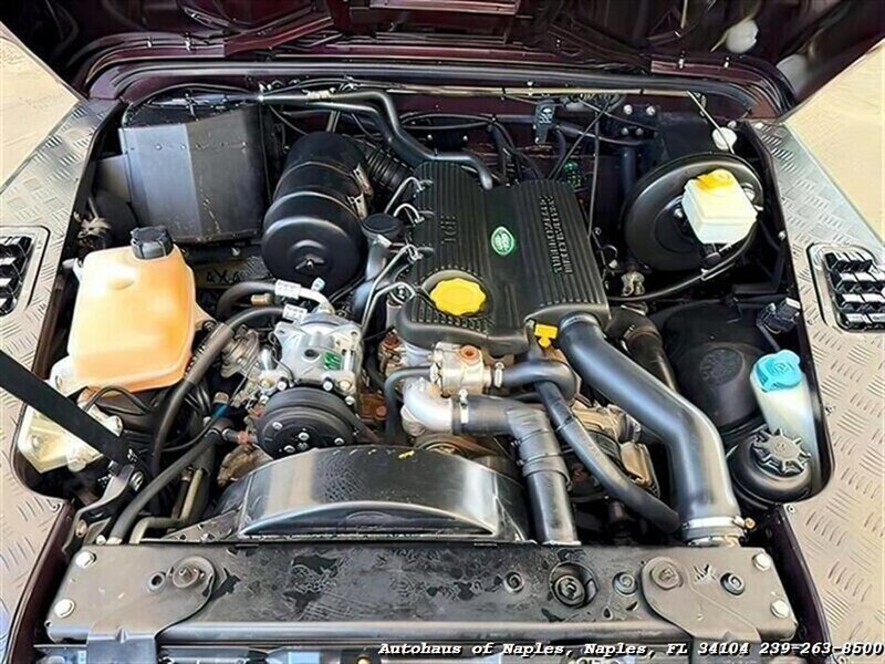 1997 Land Rover Defender 110   - Photo 32 - Naples, FL 34104
