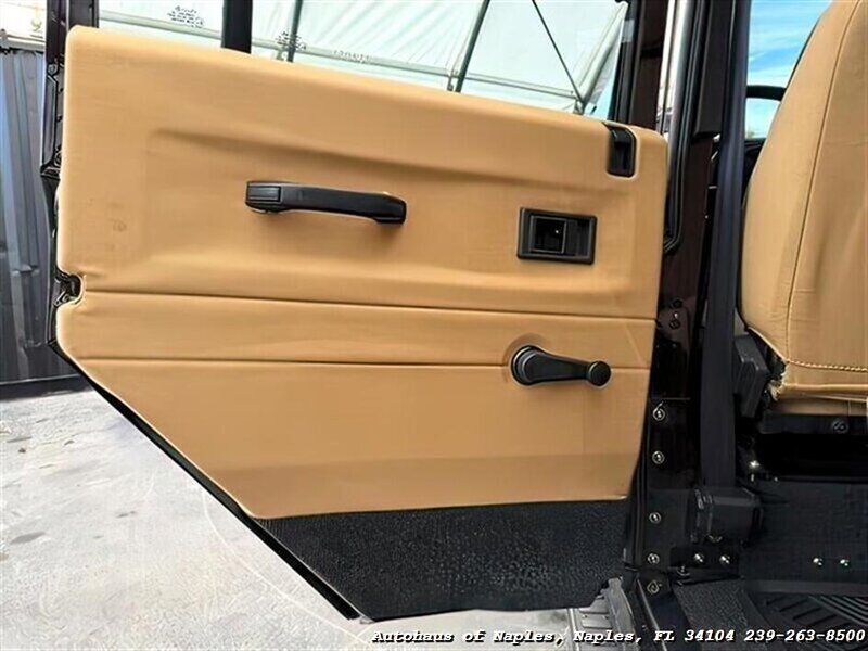 1997 Land Rover Defender 110   - Photo 38 - Naples, FL 34104