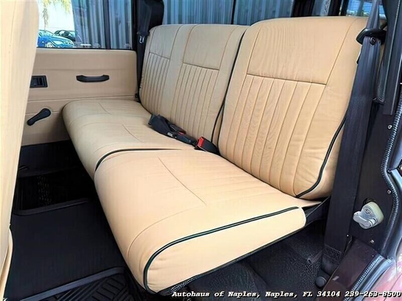 1997 Land Rover Defender 110   - Photo 36 - Naples, FL 34104
