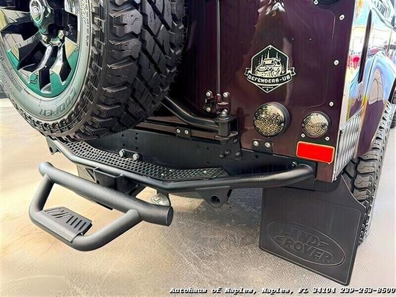 1997 Land Rover Defender 110   - Photo 18 - Naples, FL 34104