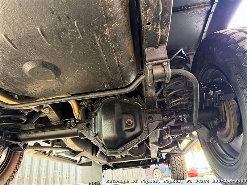 1997 Land Rover Defender 110 - Photo 16 - Naples, FL 34104