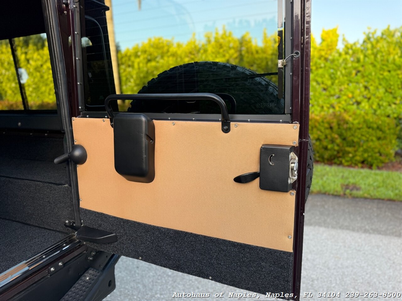 1997 Land Rover Defender 110   - Photo 42 - Naples, FL 34104