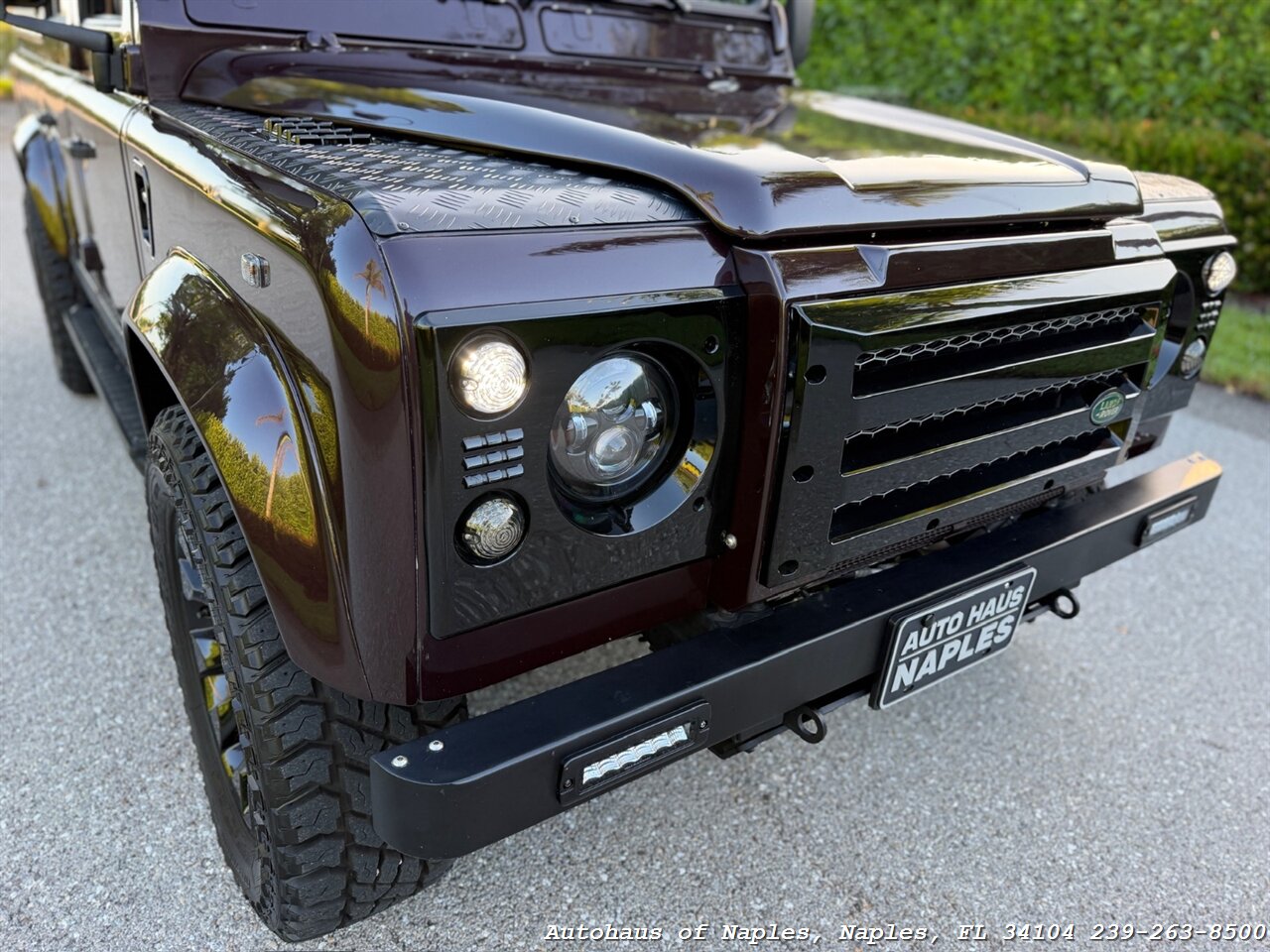 1997 Land Rover Defender 110   - Photo 6 - Naples, FL 34104