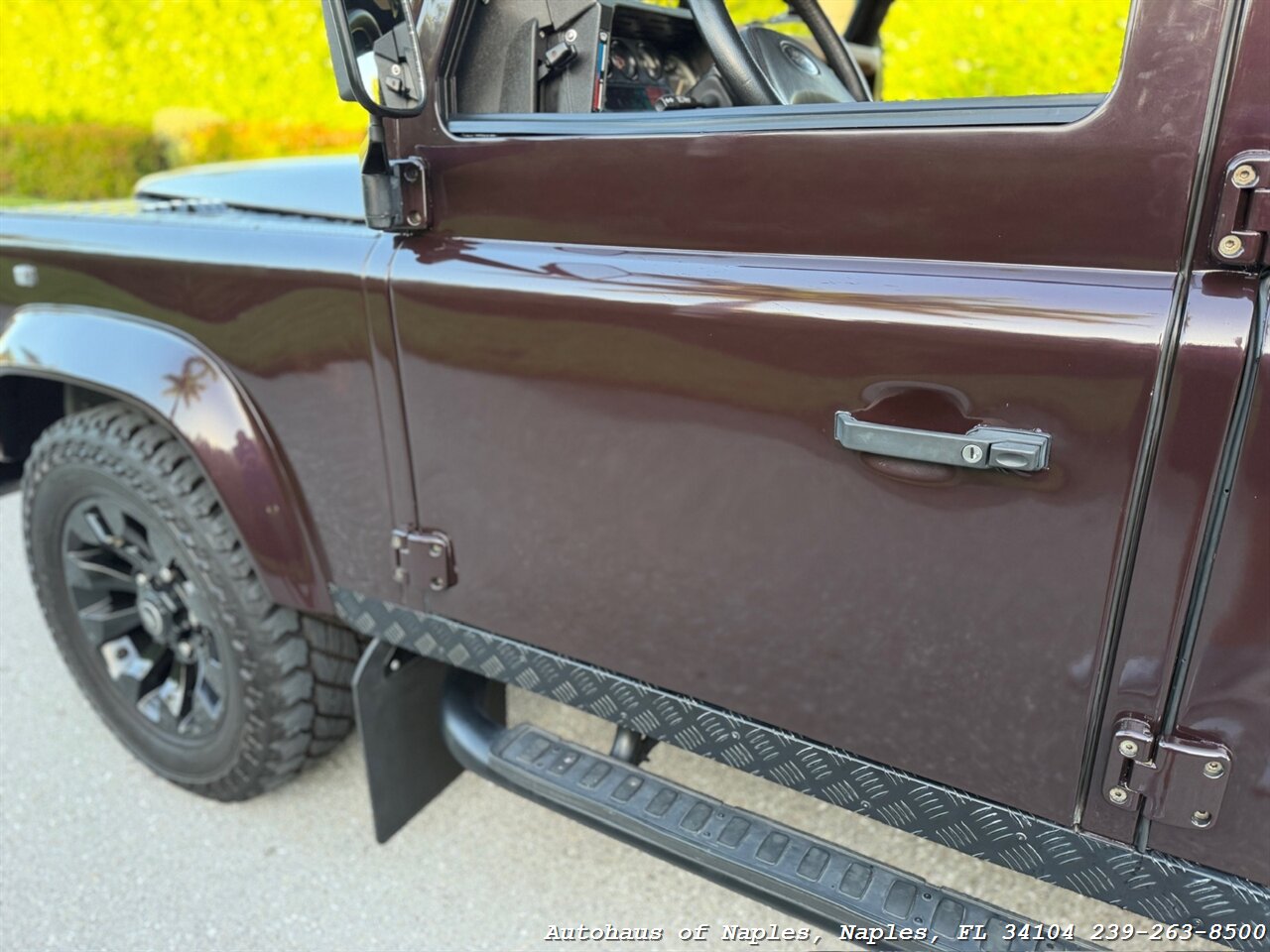 1997 Land Rover Defender 110   - Photo 25 - Naples, FL 34104