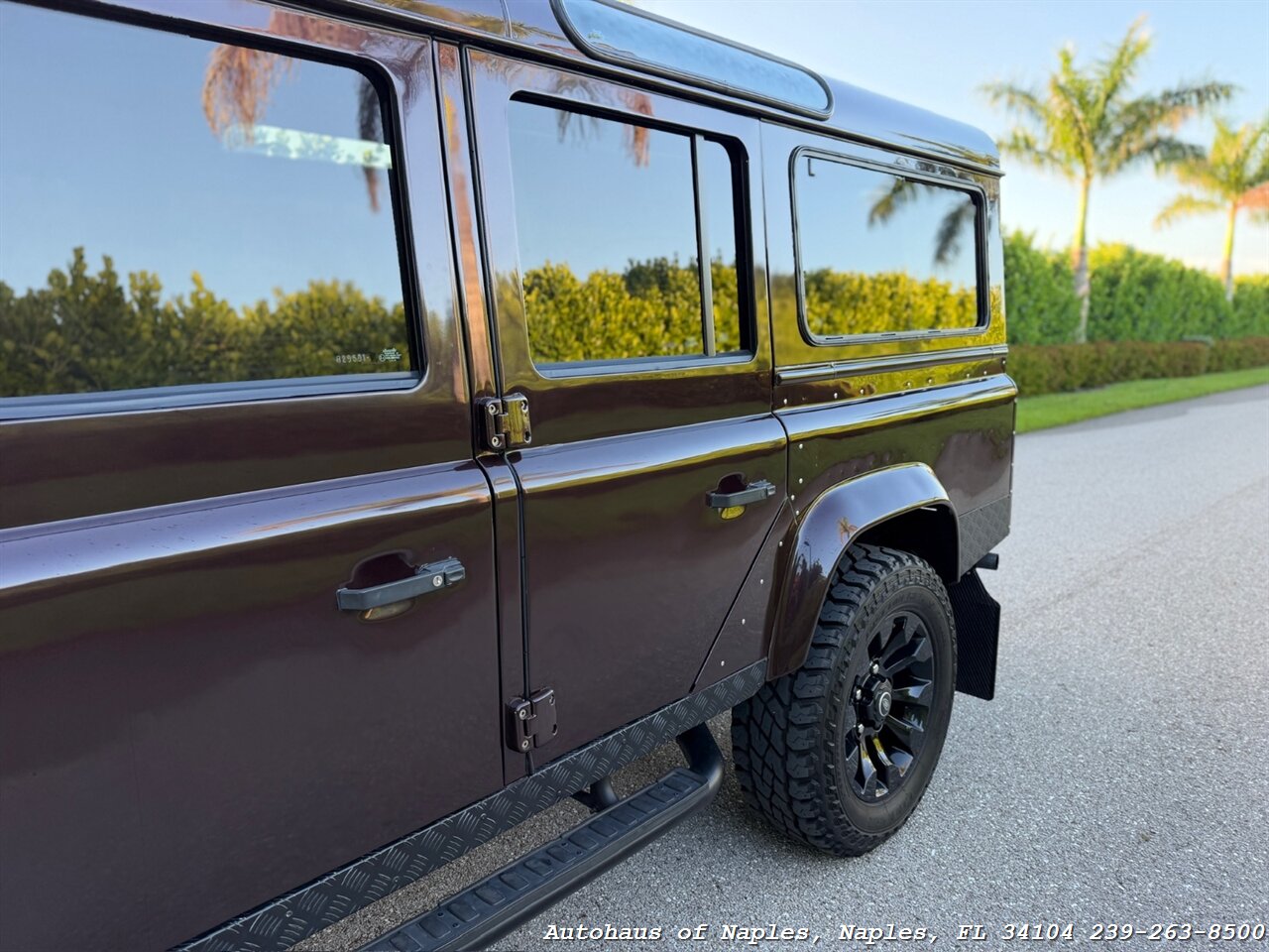 1997 Land Rover Defender 110   - Photo 15 - Naples, FL 34104