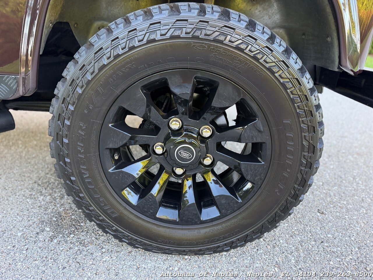 1997 Land Rover Defender 110   - Photo 33 - Naples, FL 34104