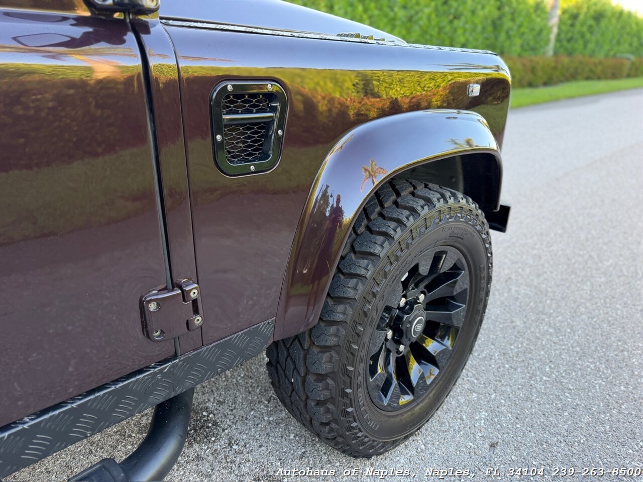 1997 Land Rover Defender 110   - Photo 23 - Naples, FL 34104