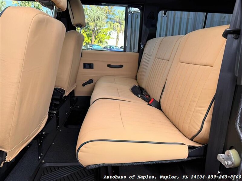 1997 Land Rover Defender 110 - Photo 33 - Naples, FL 34104