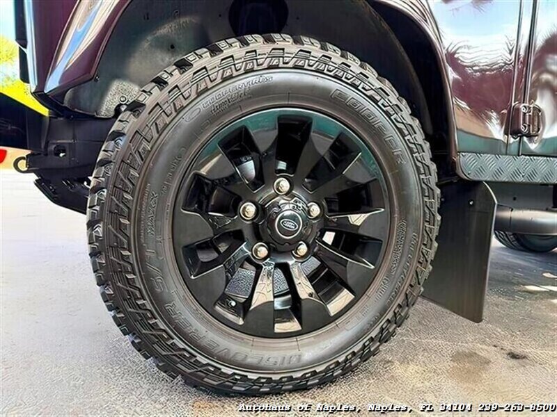 1997 Land Rover Defender 110   - Photo 21 - Naples, FL 34104